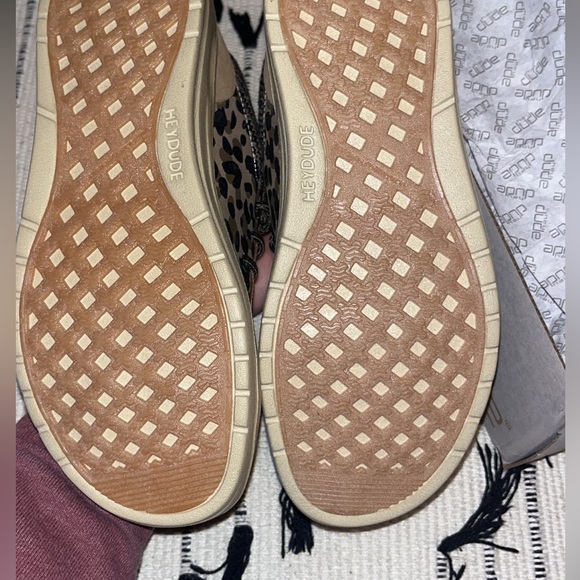 HEY DUDE Cheetah Print - Picture 3 of 7